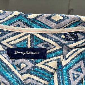 Tommy Bahama men’s shirt sleeve shirt worn once